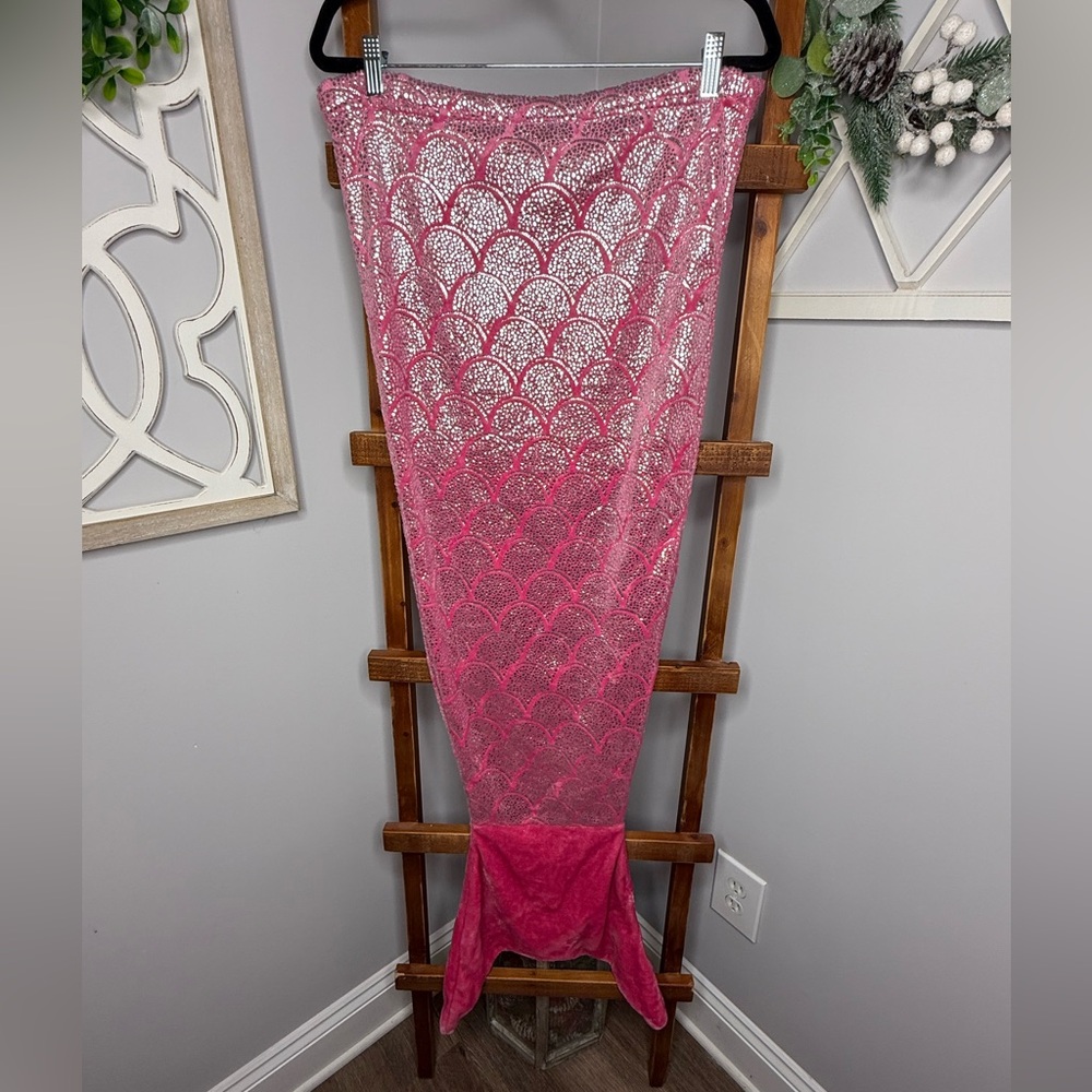 Pink Mermaid Tail Blanket